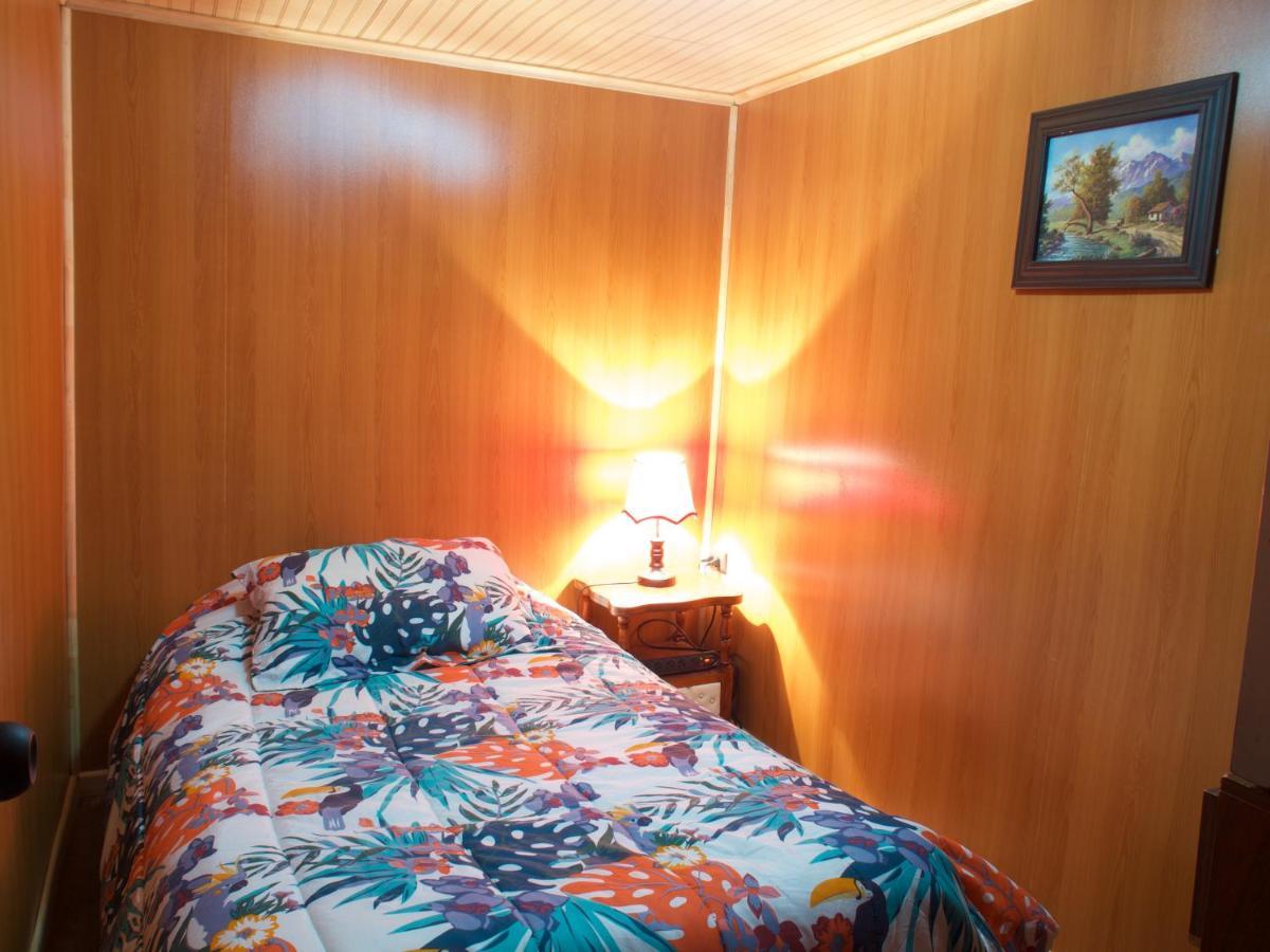 Hostal Traveltour El Campesino Puerto Natales Ngoại thất bức ảnh